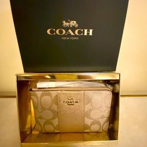 NWT Coach Wristlet